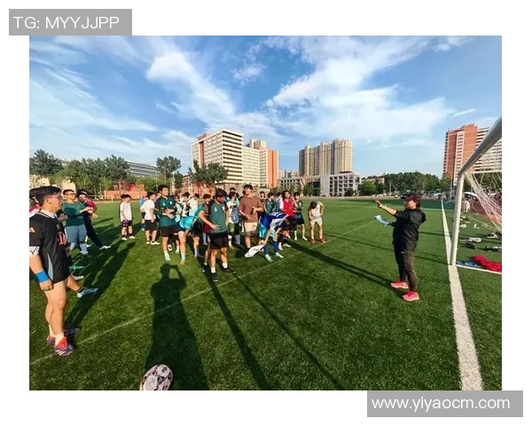 球星绿茵赛场驰骋瞬间展现激情与力量足球魅力尽情释放